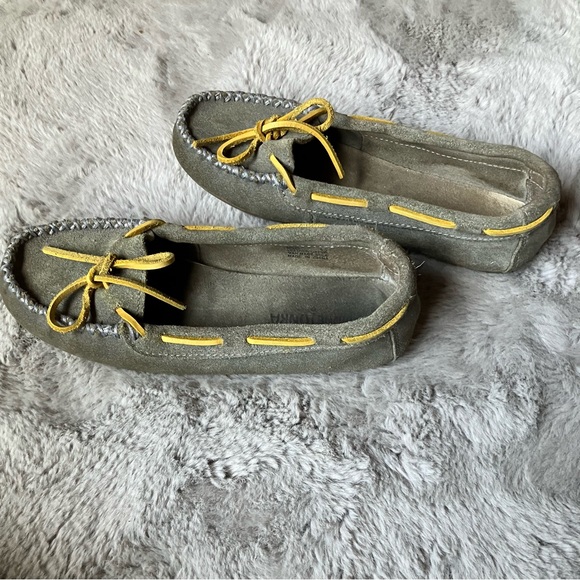 Genuine Leather Minnetonka moccasin flats in grey and yellow suede, rubber sole. - Picture 7 of 9